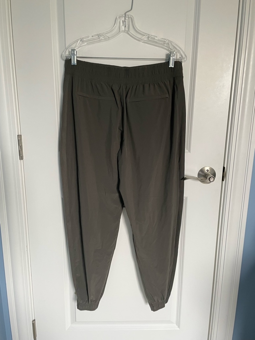Athleta Women's Olive Textured Brooklyn Jogger Pants Size 14 - 54343 - Picture 8 of 14
